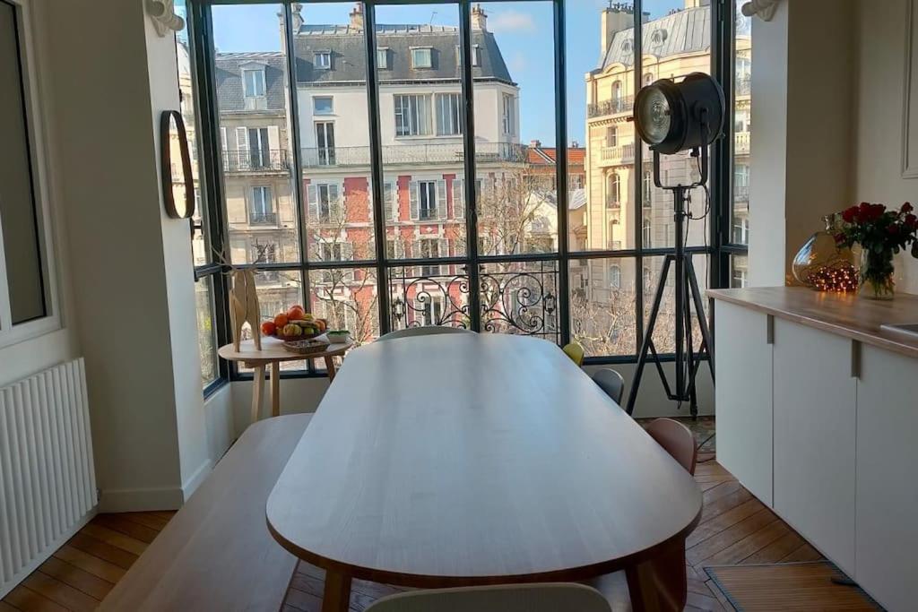 Superbe appartement haussmanien. 3 chambres. 205B Boulevard Raspail, 75014 Paris