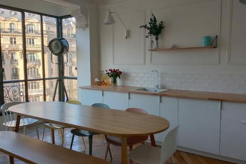 Superbe appartement haussmanien. 3 chambres.