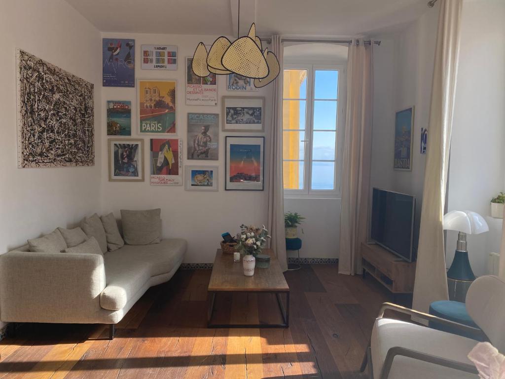 Appartement Superbe appartement hypercentre Bastia vue mer 18 Rue Général Carbuccia 20200 Bastia