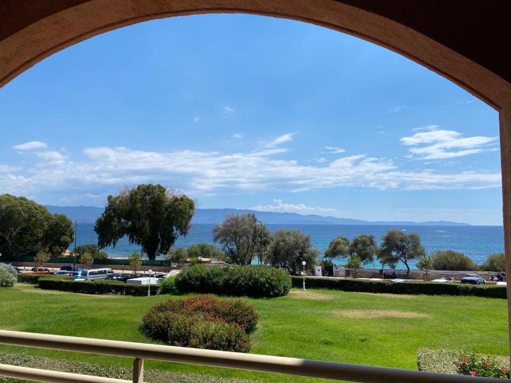 Superbe appartement les pieds dans l'eau espace santa lina, 20000 Ajaccio