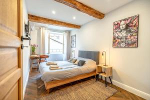 Superbe appartement neuf, climatisé centre village