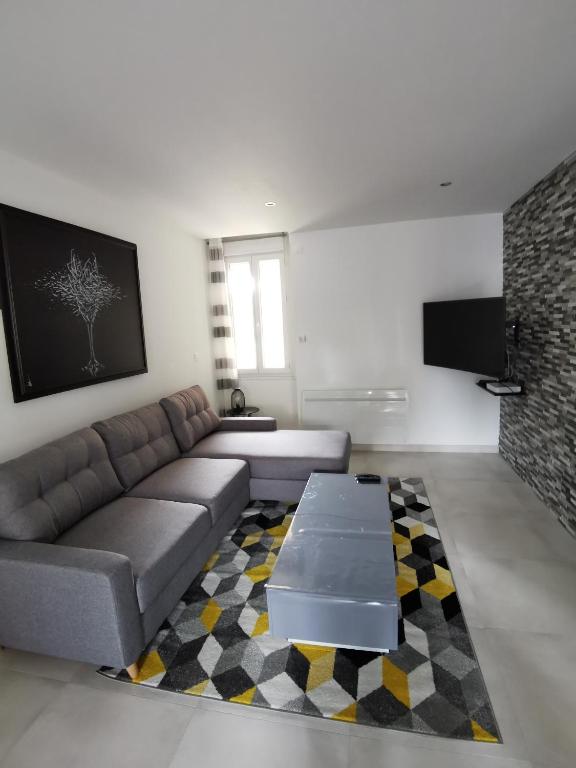 superbe appartement neuf tout équipé, non fumeur avec place de parking privée 121 Rue du Faubourg Saint Vincent, 45000 Orléans