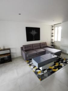 superbe appartement neuf tout équipé, non fumeur avec place de parking privée