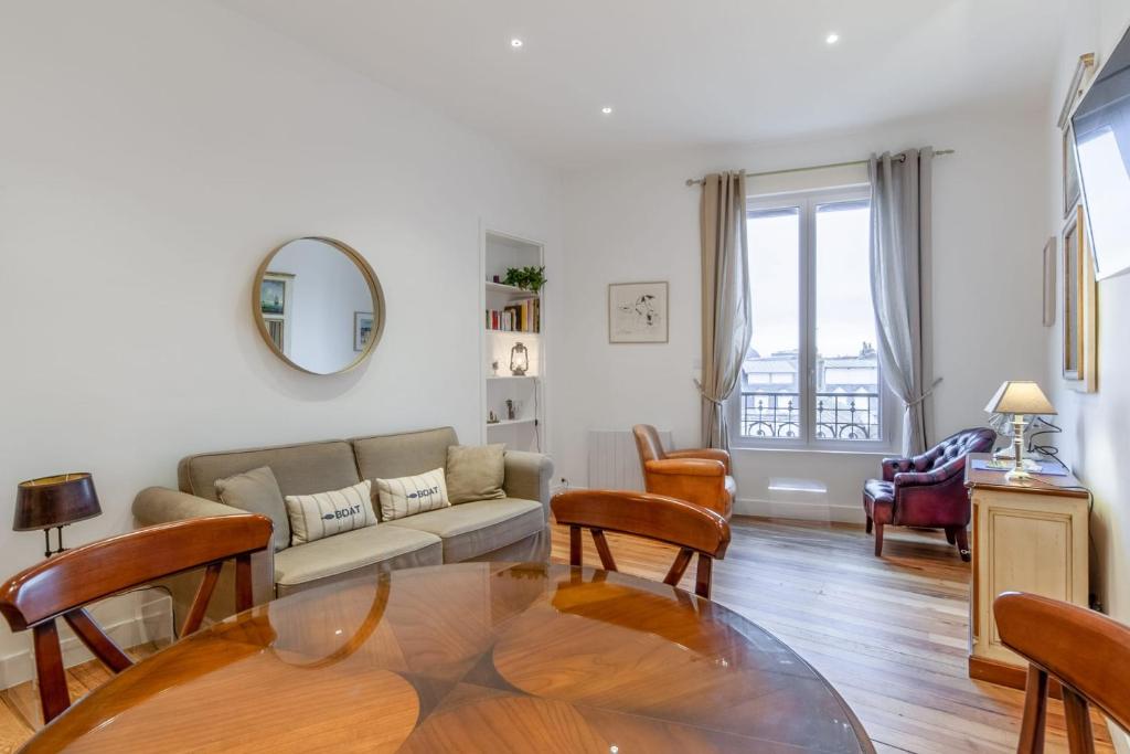 Superbe appartement, piscine, vue mer et montagnes