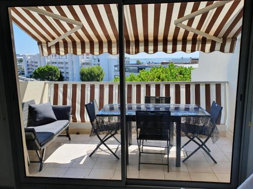 Superbe appartement plage SAINT-LAURENT DU VAR