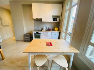 SUPERBE APPARTEMENT PROCHE DU PORT DE NICE