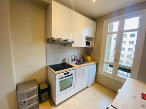 SUPERBE APPARTEMENT PROCHE DU PORT DE NICE