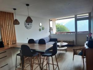 SUPERBE APPARTEMENT REFAIT A NEUF avec garage