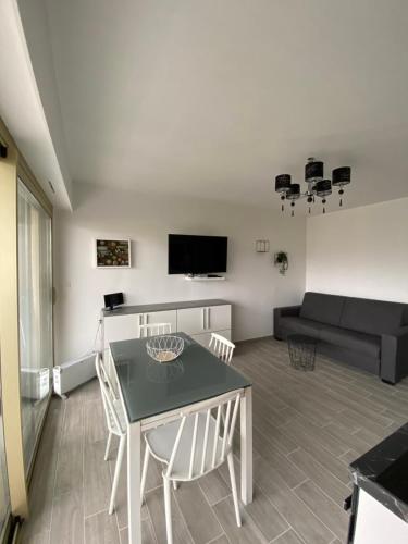 Superbe appartement rénové à neuf à 100m de la mer