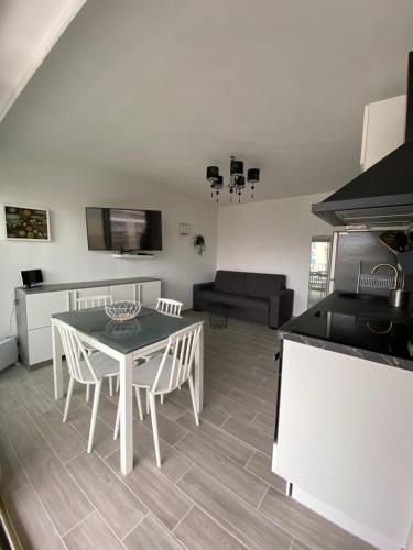 Superbe appartement rénové à neuf à 100m de la mer