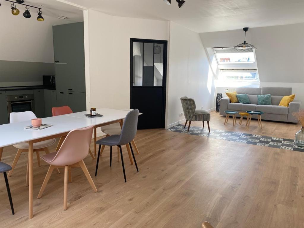 Appartement Superbe appartement rénové avec parking gratuit 52 Rue du Faubourg de la Barre 76200 Dieppe