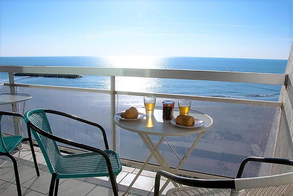 Appartement Superbe appartement sur la plage - Le Zénith Escalier 6 633 AVENUE DE L EVECHE DE MAGUELONE 34250 Palavas-les-Flots