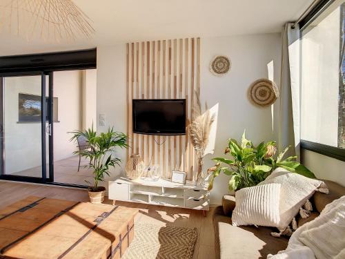 ** Superbe appartement sur le canal du midi **