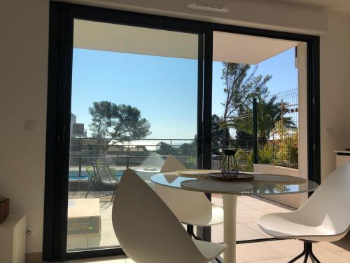 Superbe Appartement T2 avec Piscine et Vue Mer