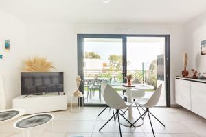 Superbe Appartement T2 avec Piscine et Vue Mer