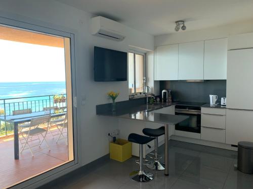 Superbe appartement T2 Vue magnifique Sanguinaires à 50m de la plage