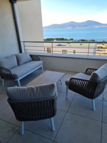 Superbe appartement T3 face mer baie Ajaccio