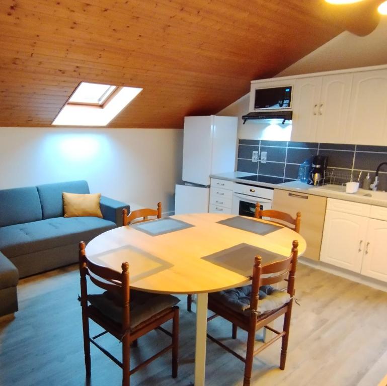 Appartement Superbe appartement tout confort 180 CHEMIN DES CHEVRYS 74200 Lyaud