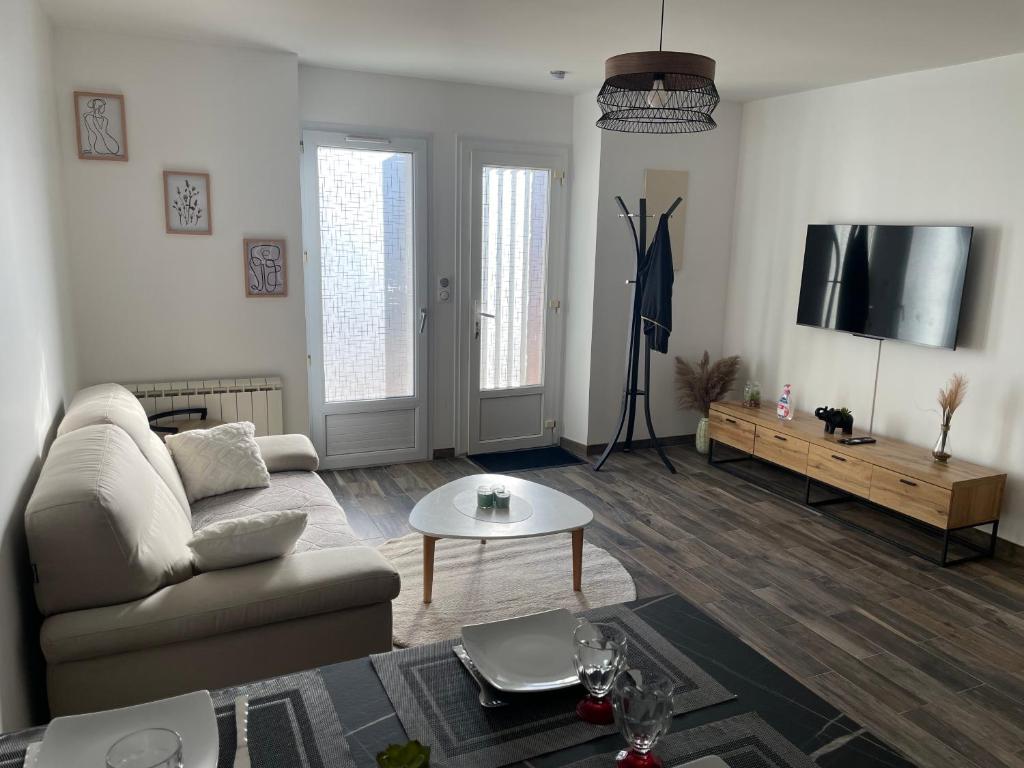 Appartement Superbe Appartement Tout Confort Parking Netflix. 2 Place Joseph Rigobe 45300 Ascoux