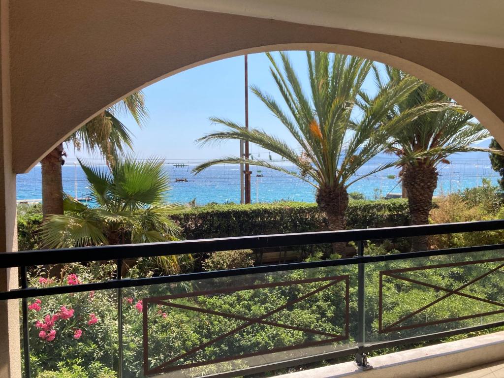 Superbe appartement vue mer 11 Avenue Pierre Semard, 06150 Cannes