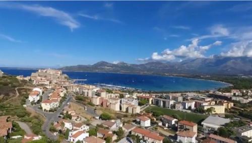 Superbe appartement vue mer et citadelle Calvi