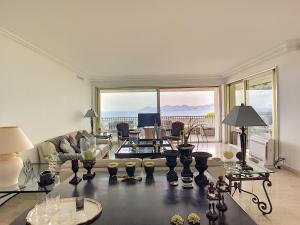 Appartement Superbe Appartement vue mer & piscine 55 Avenue du Roi Albert 1er 06400 Cannes Provence-Alpes-Côte d\'Azur