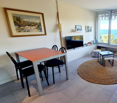 SUPERBE APPARTEMENT VUE MER - PLAGE, PISCINE et TENNIS PRIVE