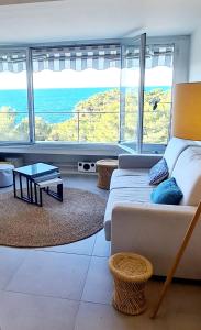 Appartement SUPERBE APPARTEMENT VUE MER - PLAGE, PISCINE et TENNIS PRIVE 217 Chemin de la Douane 83150 Bandol Provence-Alpes-Côte d\'Azur