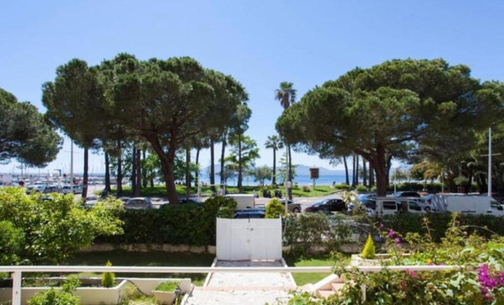 Superbe Appartement vue mer Pointe Croisette 119 Boulevard de la Croisette, 06400 Cannes