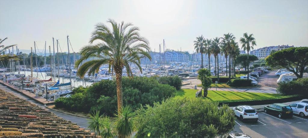 Appartement Superbe appartement vue plage de Port-Grimaud Boulevard des Marines 83310 Cogolin