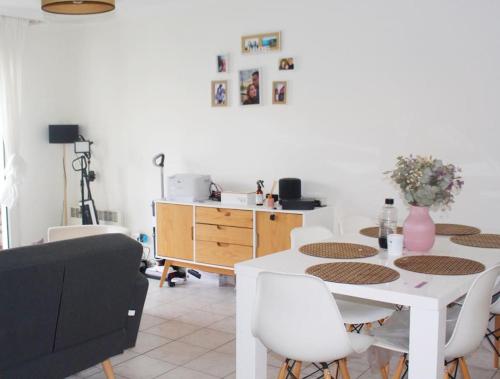 Superbe Appt lumineux, parking gratuit, WiFi