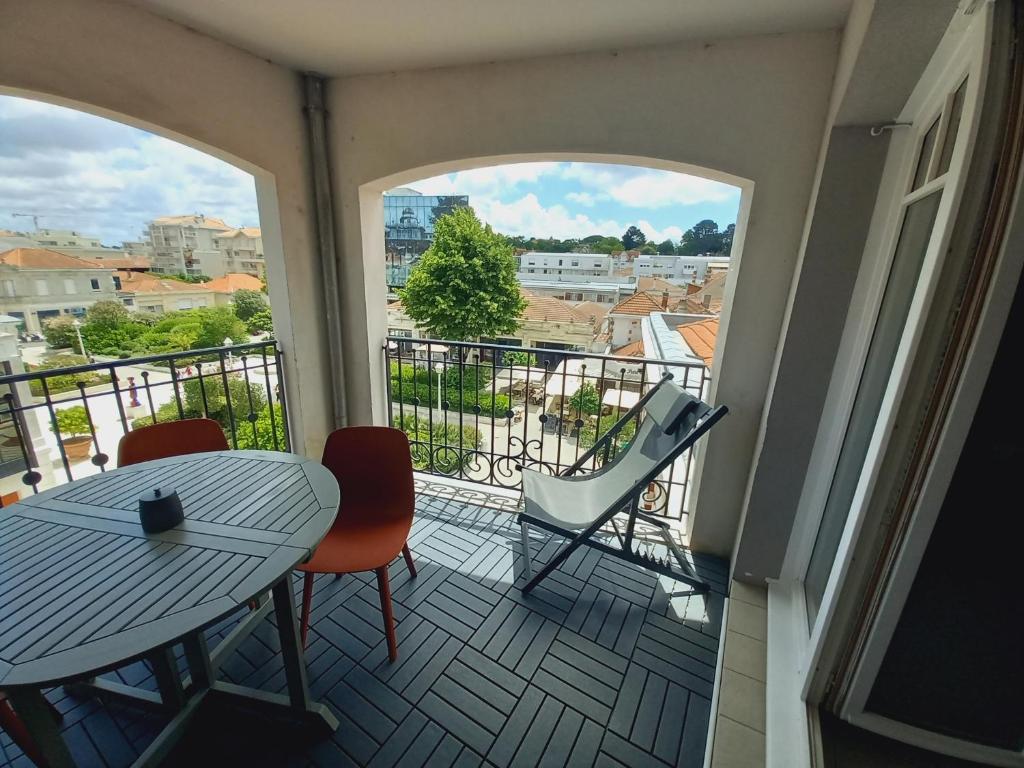 Appartement Superbe appt T3 avec terrasse et parking - centre ville d'Arcachon 3 -ème étage Place Lucien de Gracia 33120 Arcachon