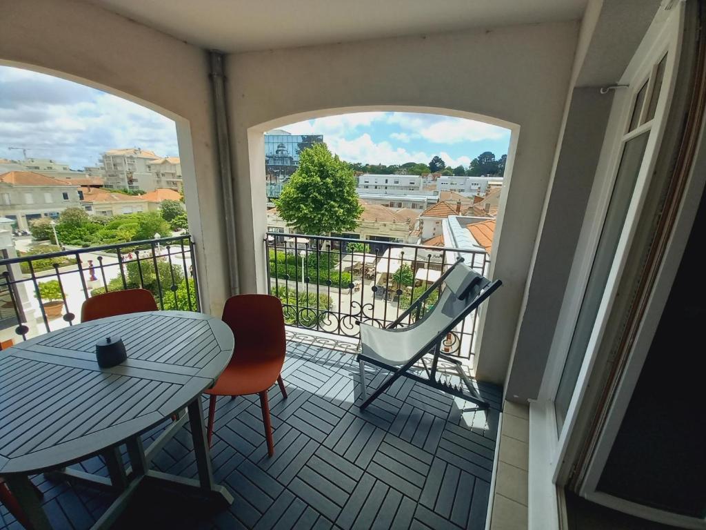 Superbe appt T3 avec terrasse et parking - centre ville d'Arcachon 3 -ème étage Place Lucien de Gracia, 33120 Arcachon