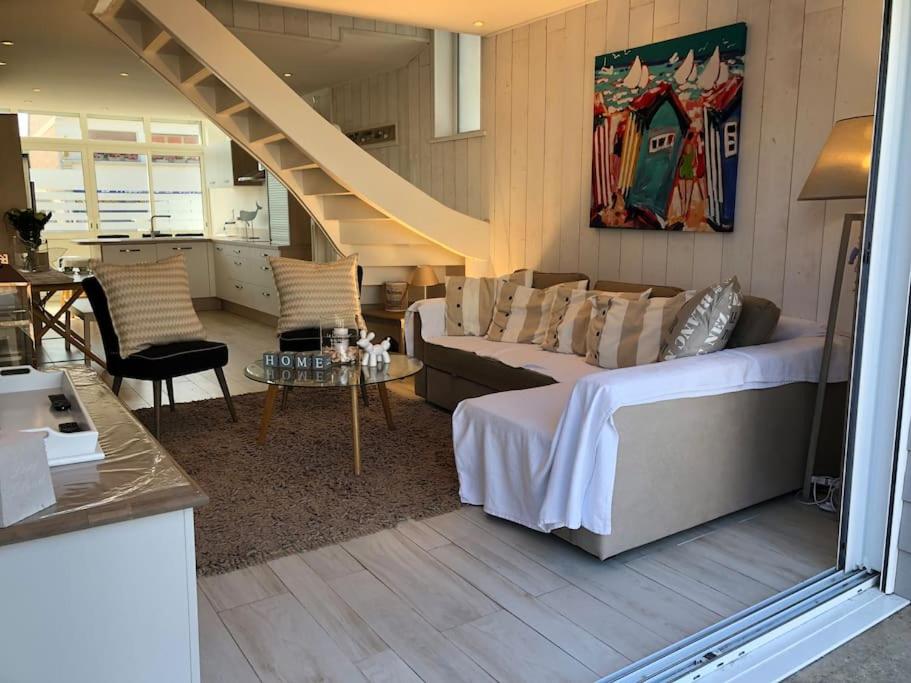 Superbe apt, parking gratuit, proche ligne 13&14, idéal famille & vue Montmartre !