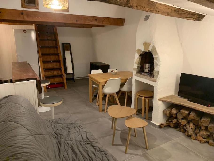 Superbe duplex vue montagne. 2 eme étage porte gauche 12 Rue de la Loge, 06620 Gréolières
