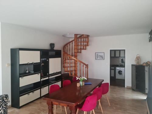 SUPERBE EMPLACEMENT MER POUR SPACIEUSE HABITATION