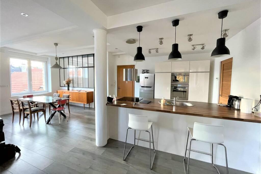 Superbe Loft 100m2 Proche Cathédrale avec Parking 92 Rue Ponsardin, 51100 Reims