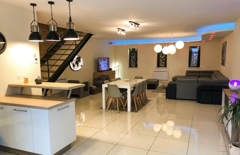 Appartement Superbe LOFT centre-ville Montluçon Loft 14 48 Rue Victor Hugo 03100 Montluçon