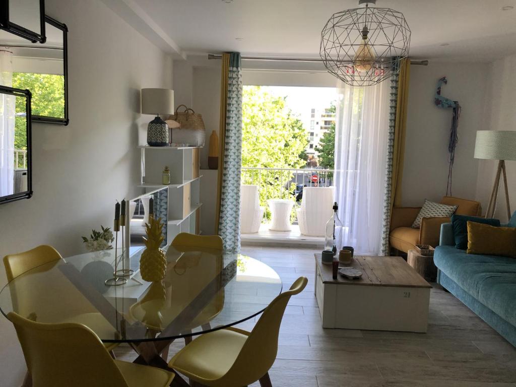 Appartement Superbe P3 traversant 63 Avenue Vincent Picareau 83140 Six-Fours-les-Plages