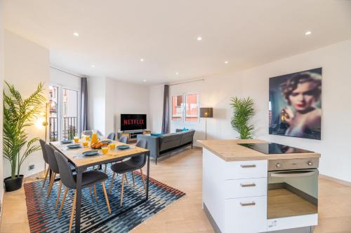 SUPERBE PENTHOUSE PROCHE MONACO GRANDE TERRASSE