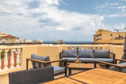 SUPERBE PENTHOUSE PROCHE MONACO GRANDE TERRASSE