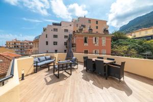 SUPERBE PENTHOUSE PROCHE MONACO GRANDE TERRASSE