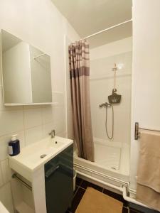 Appartement Superbe studio au pied de la gare de Caen 21 Rue Jules Oyer 14000 Caen Normandie