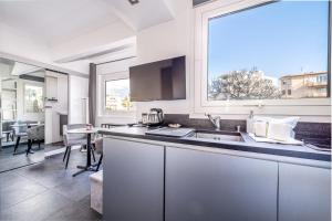 Appartement Superbe Studio avec Accès Direct aux Plages de la Croisette 81 Boulevard de La Croisette 06400 Cannes Provence-Alpes-Côte d\'Azur