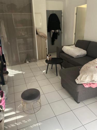 Superbe studio avec balcon en résidence calme