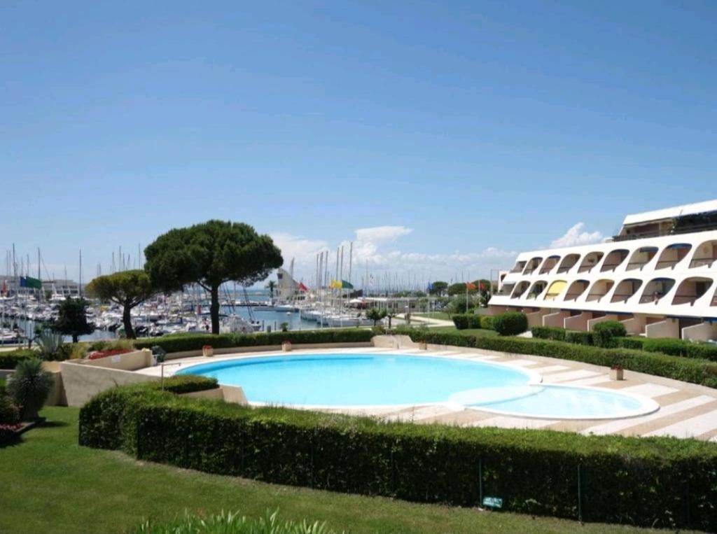 Superbe studio avec Loggia entre port et plage 1 Avenue du Centurion résidence Escale Port entrée 7, 30240 Le Grau-du-Roi