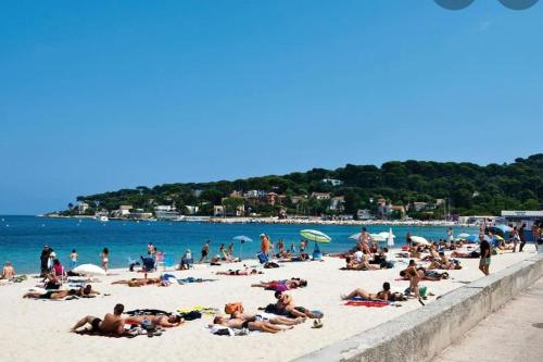 Superbe studio avec terrasse au cap d’antibes