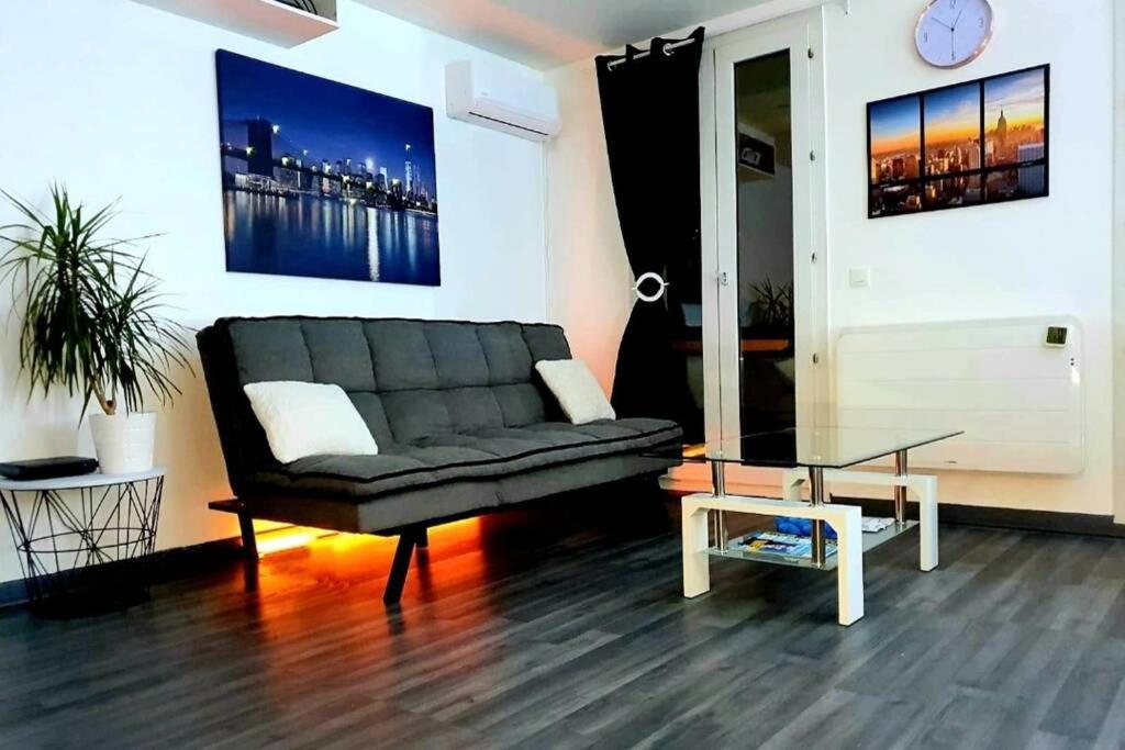 Appartement Superbe studio de 30m2 proche de Paris 8 Square Léon Déliance 78300 Poissy