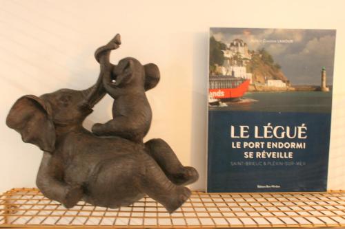 Superbe studio entre le port et le centre ville - LIT KING-SIZE, WiFi & NETFLIX gratuit