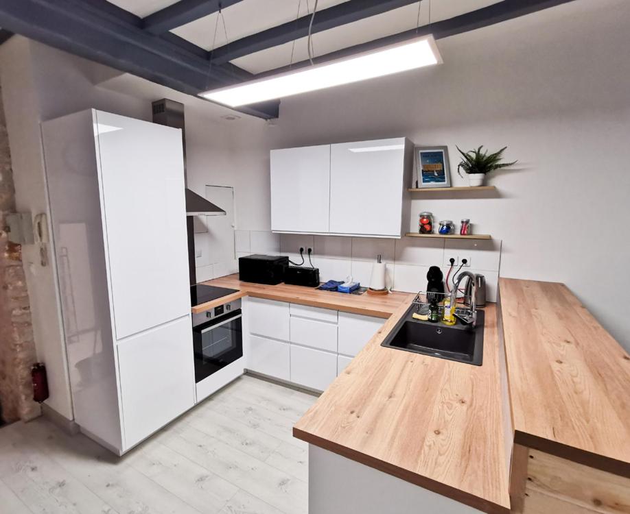 SUPERBE STUDIO HYPER CENTRE TOUT ÉQUIPÉ WIFI NETFLIX 2PERS